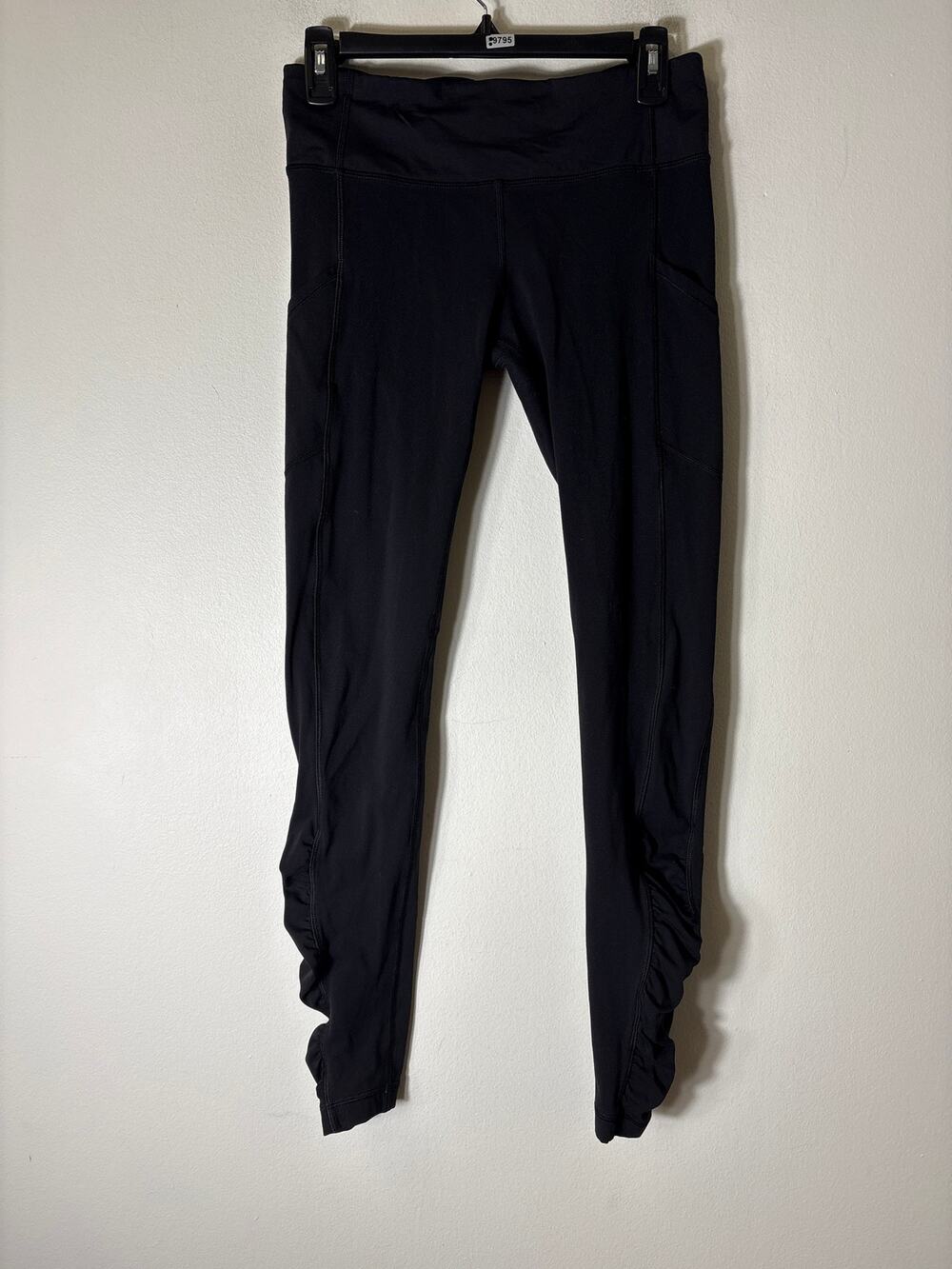 LULULEMON BLACK RUCHED ATHLETIC LEGGINGS SZ 6